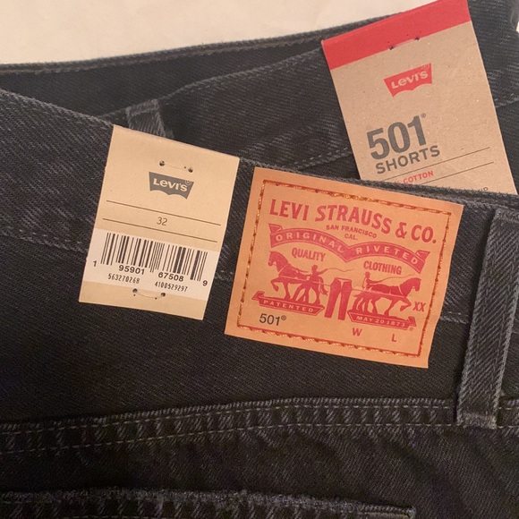 Levi’s 501 Black Shorts - Picture 3 of 3